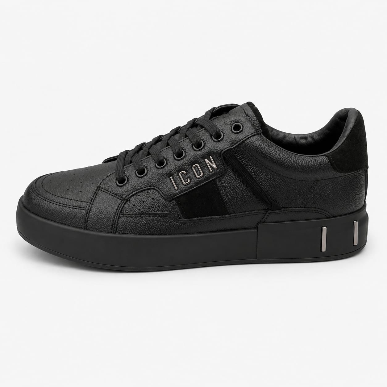 SNEAKERS LOGO METAL