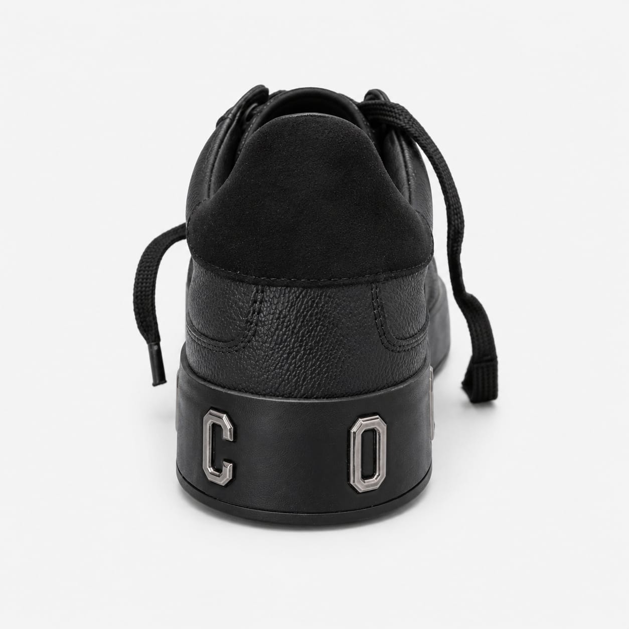 SNEAKERS LOGO METAL