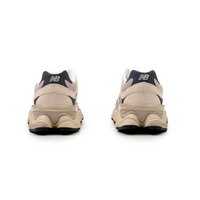 SNEAKERS IN PELLE SCAMOSCIATA